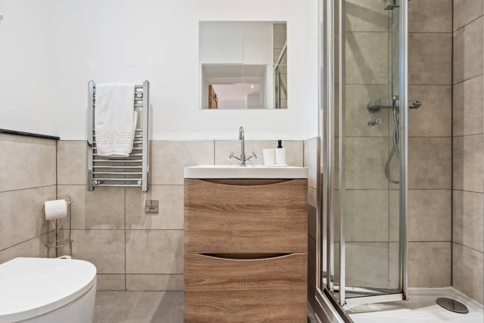 3-bed contractor house in Birmingham (B) photo 6