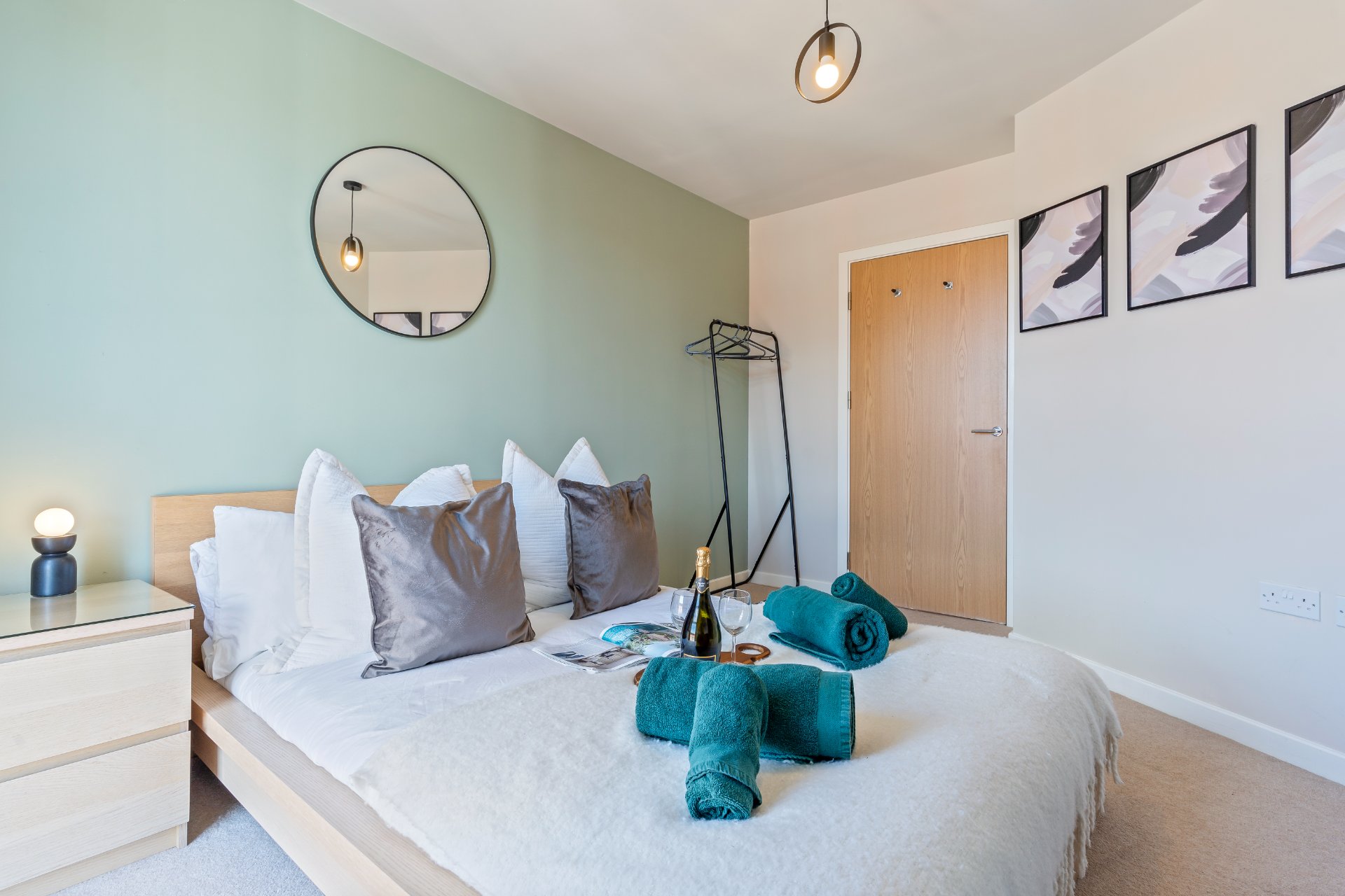 2-bed contractor house in Birmingham (B) photo 4