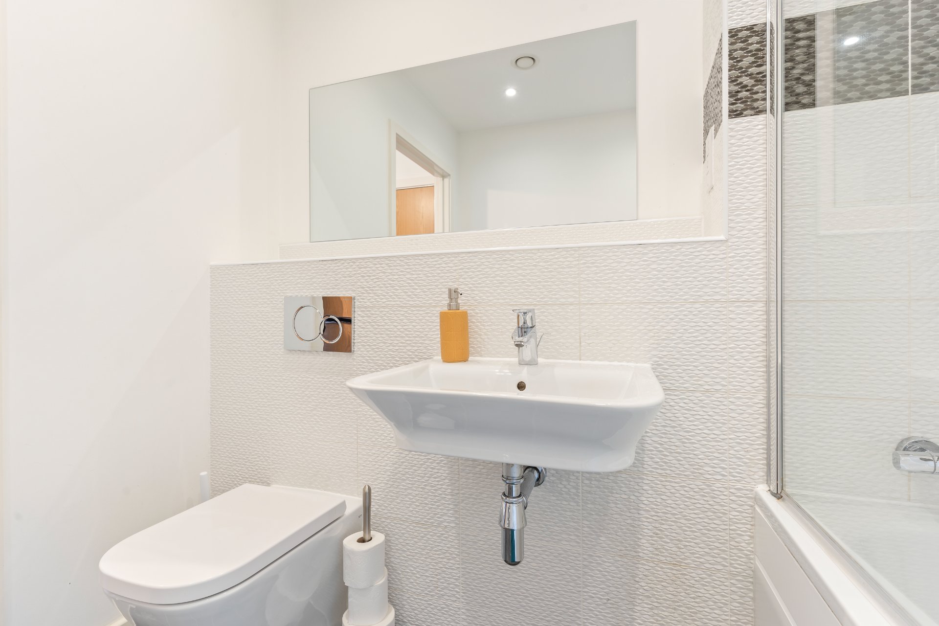 2-bed contractor house in Birmingham (B) photo 6