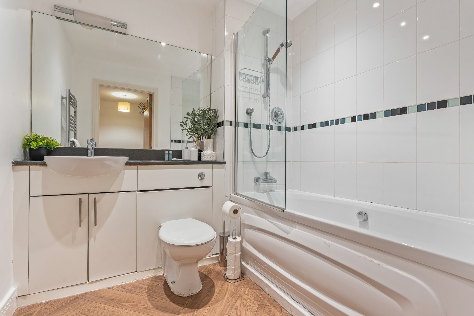 2-bed contractor house in Birmingham (B) photo 4