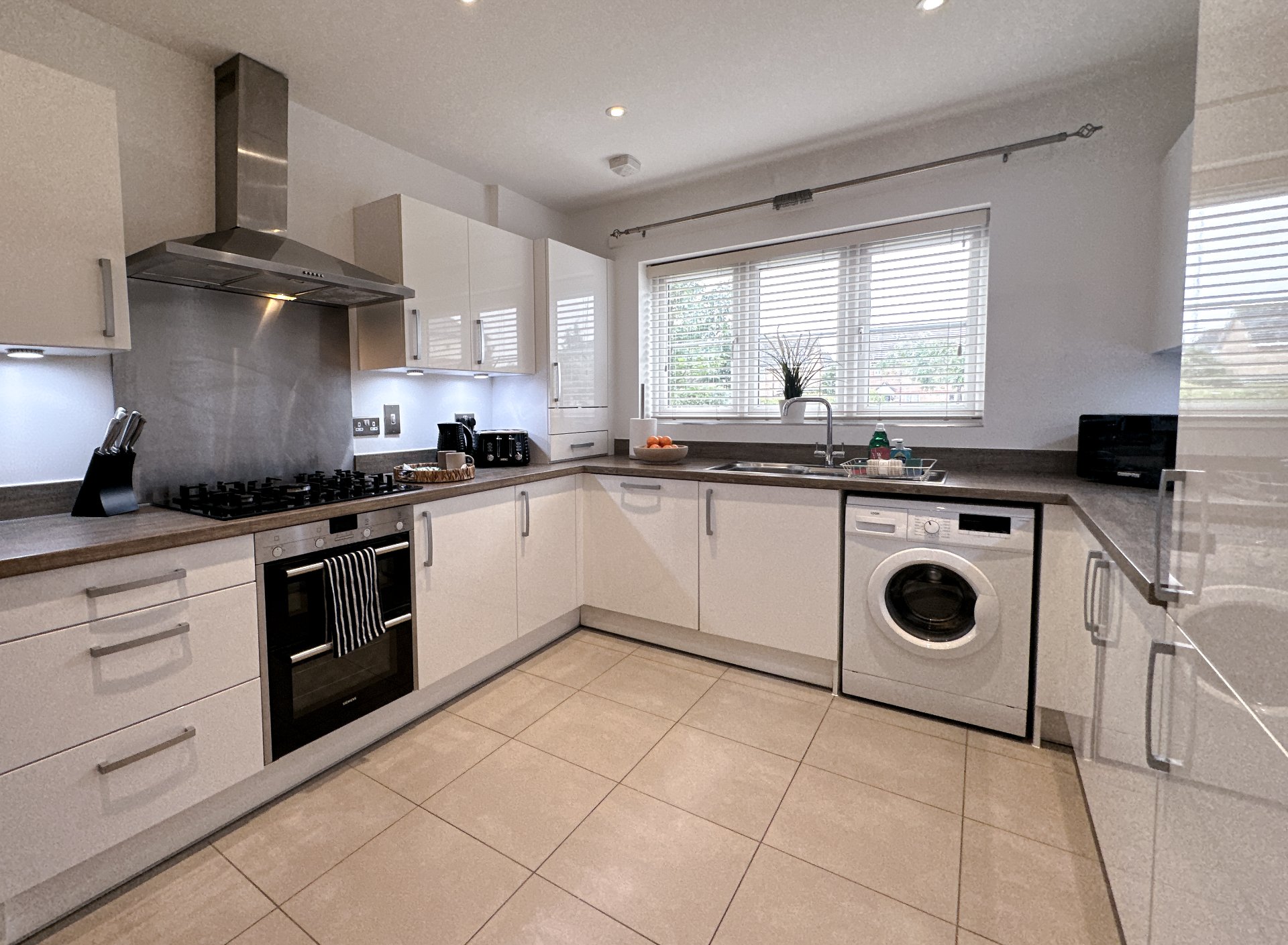 4-bed contractor house in STANWELL (TW) photo 11