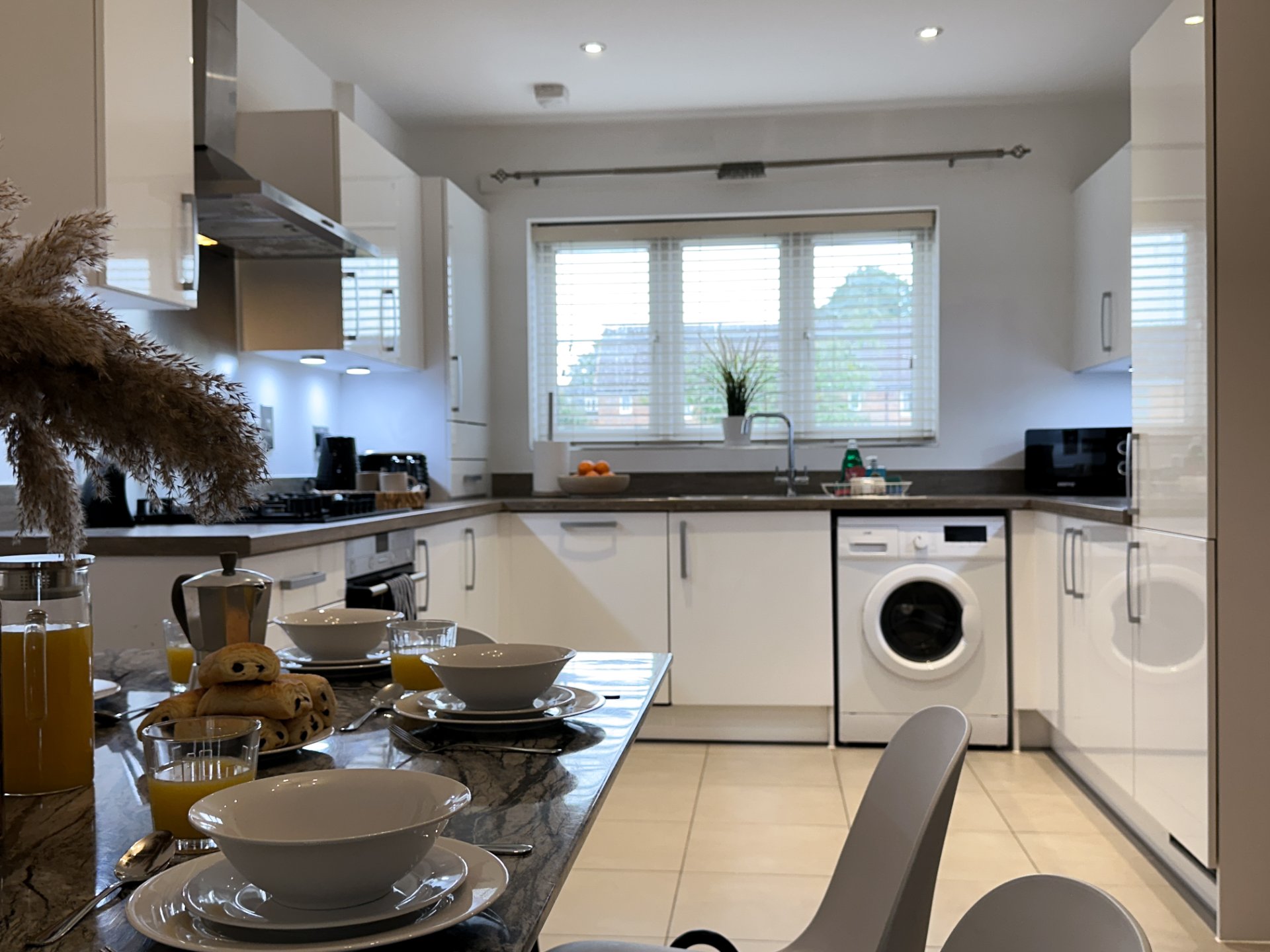 4-bed contractor house in STANWELL (TW) photo 12