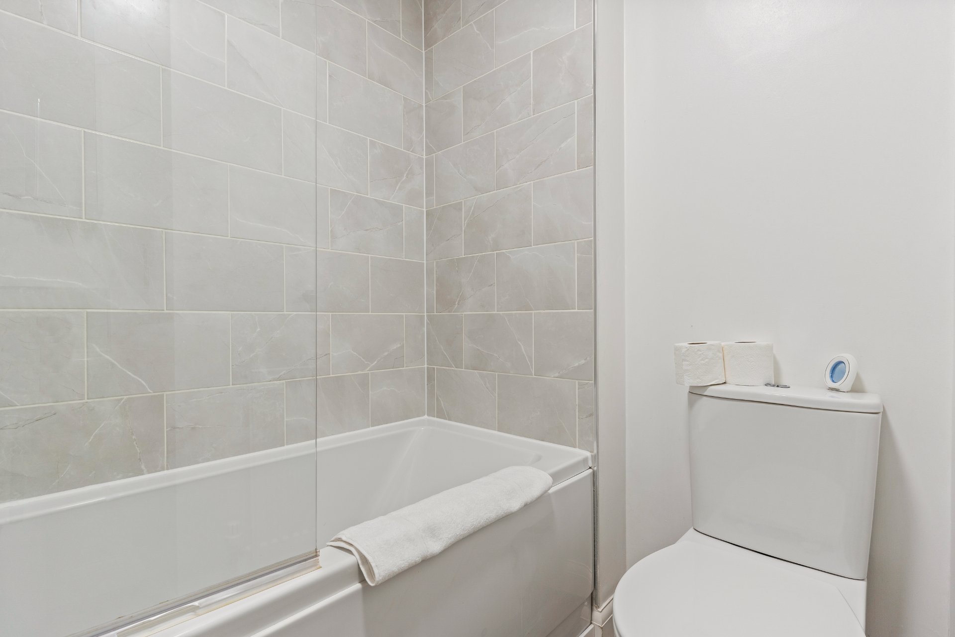 2-bed contractor house in Birmingham (B) photo 11