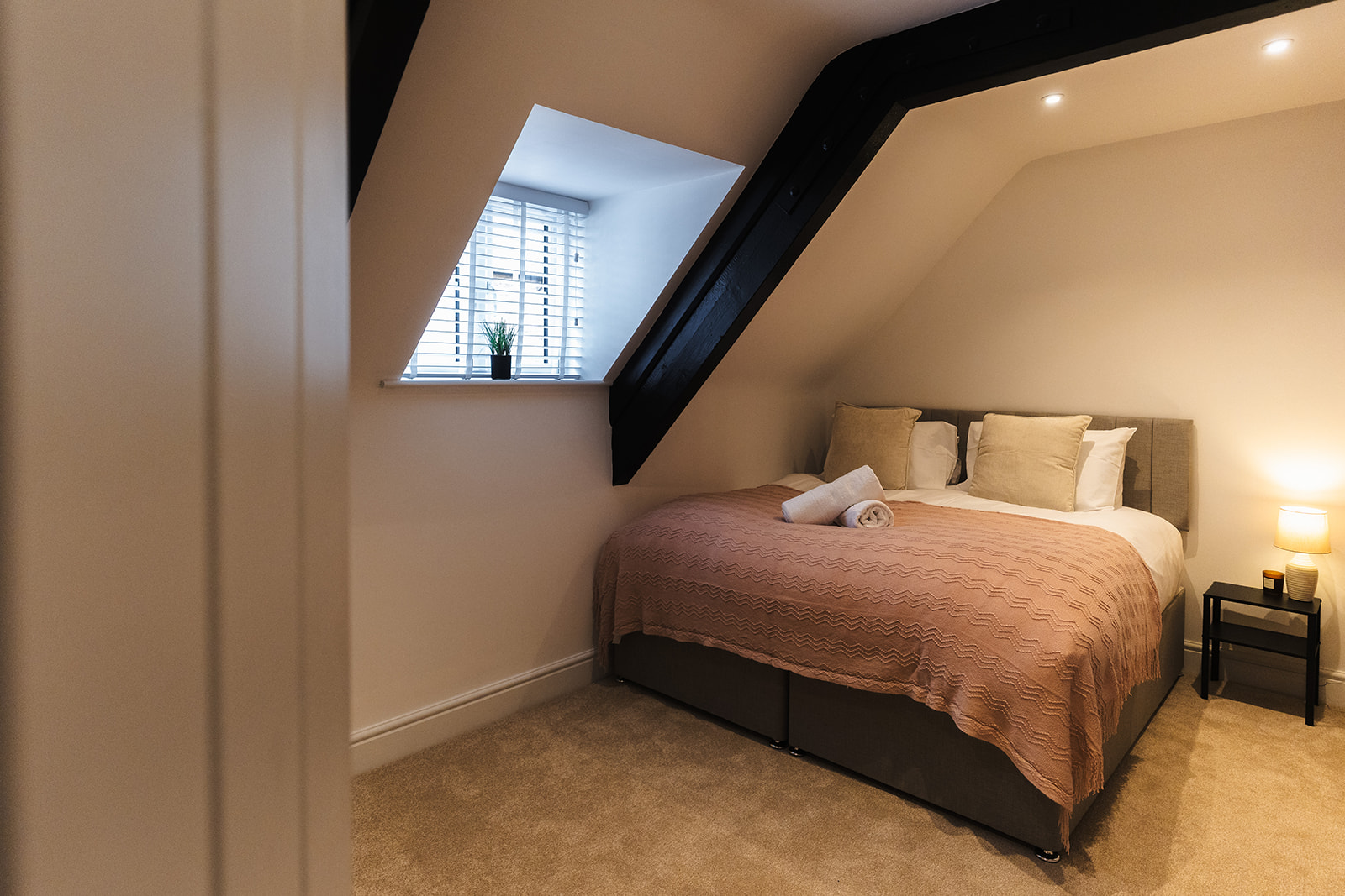 2-bed contractor house in Yeovil (BA) photo 7