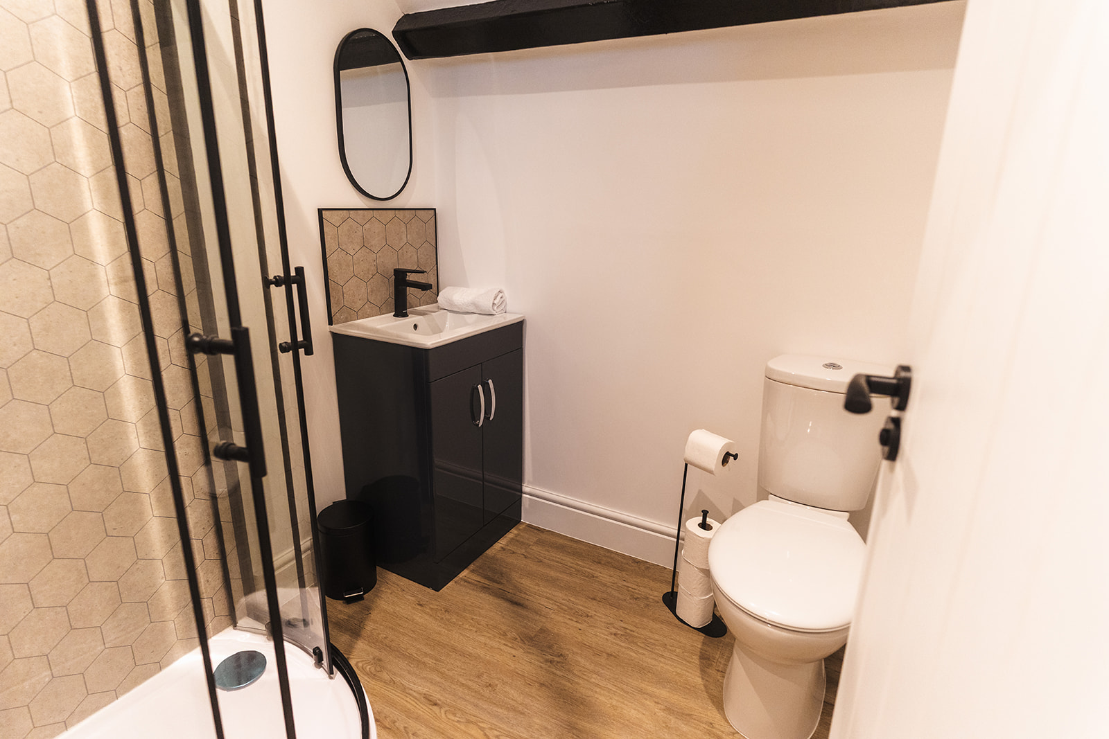 2-bed contractor house in Yeovil (BA) photo 9