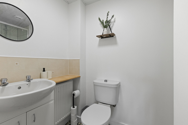 3-bed contractor house in Doncaster (DN) photo 9